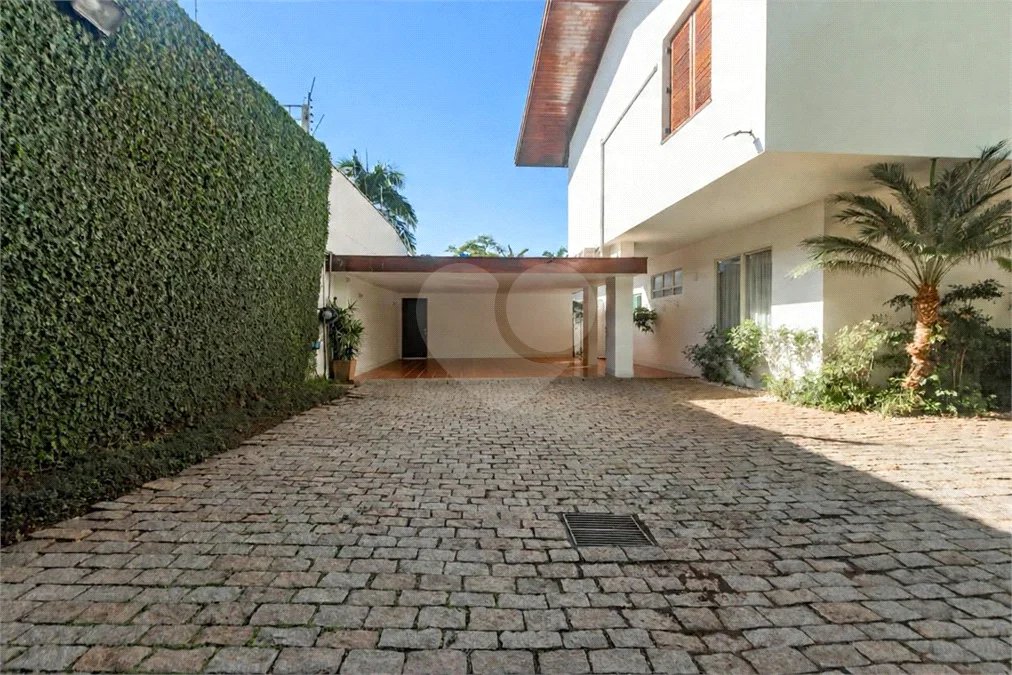 Casa à venda com 5 quartos, sendo 3 suítes, em Jardim Guedala, São Paulo, SP