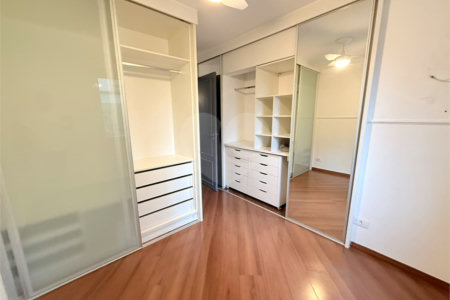 Apartamento à venda com 2 quartos em Vila Olímpia, São Paulo, SP