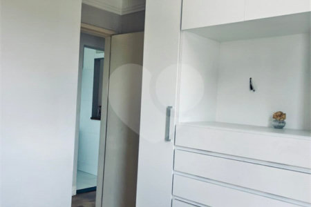 Apartamento à venda com 2 quartos em Parque Maria Domitila, São Paulo, SP