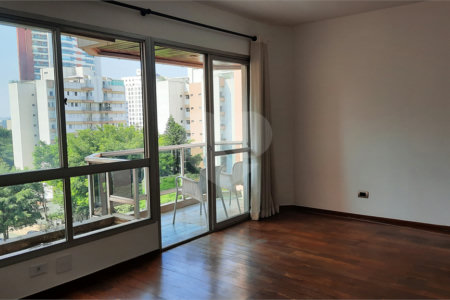 Apartamento à venda com 3 quartos, sendo 1 suíte, em Jardim Marajoara, São Paulo, SP