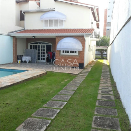 Casa à venda com 4 quartos, sendo 1 suíte, em Vila Jardini, Sorocaba, SP