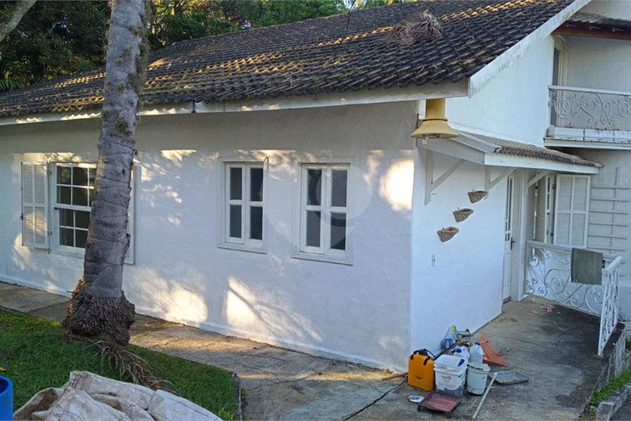 Casa à venda com 3 quartos, sendo 2 suítes, no condomínio Gleba II, Mairiporã - SP