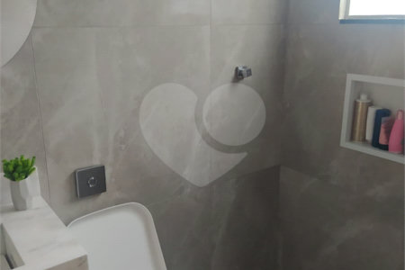 Sobrado à venda com 3 quartos, sendo 1 suíte,  no Centro, Bom Jesus dos Perdões, SP