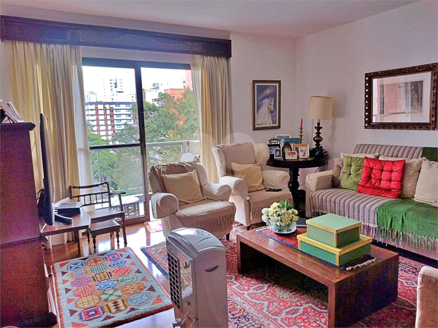 Apartamento à venda com 4 quartos, sendo 3 suítes, em Indianópolis, São Paulo, SP