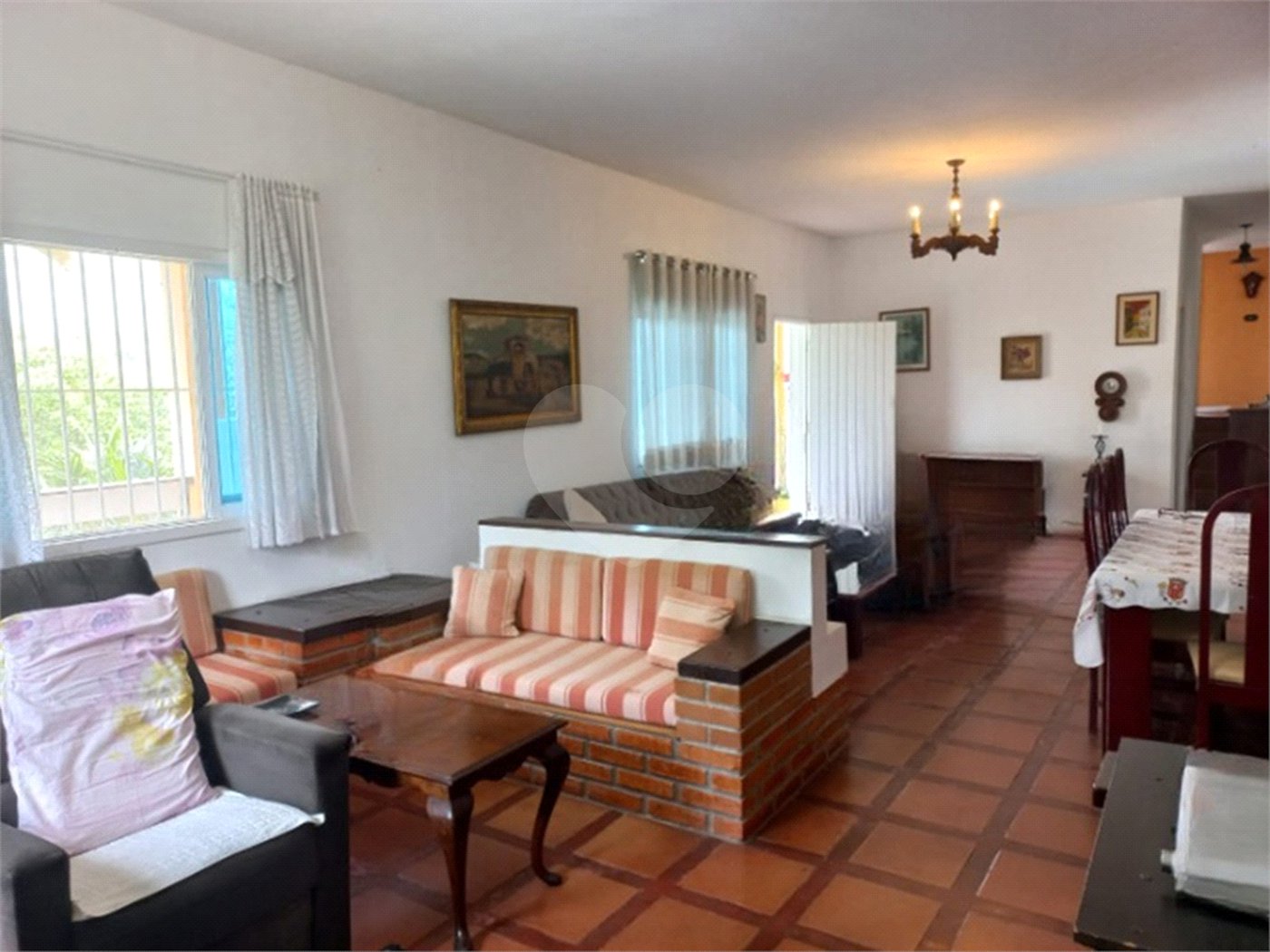 Casa à venda com 4 quartos, sendo 2 suítes, no condomínio Residencial Ypeville, Mairiporã - SP