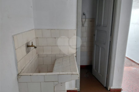 Sobrado à venda com 2 quartos em Vila Ipojuca, São Paulo, SP