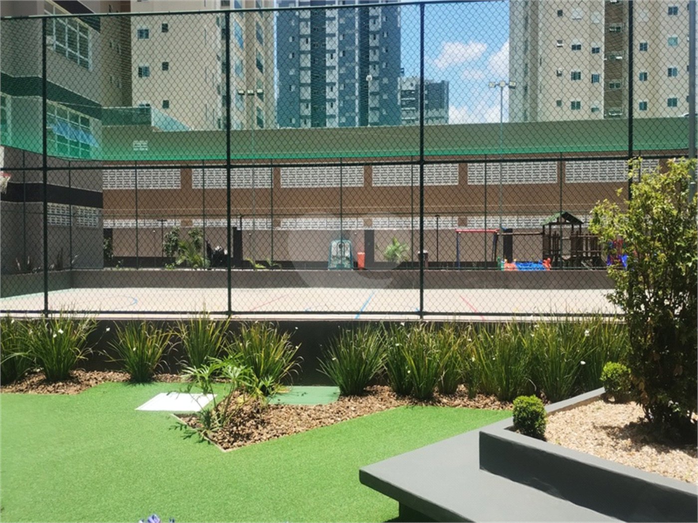 Apartamento à venda com 3 quartos, sendo 1 suíte,  em Loteamento Mogilar, Mogi das Cruzes, SP