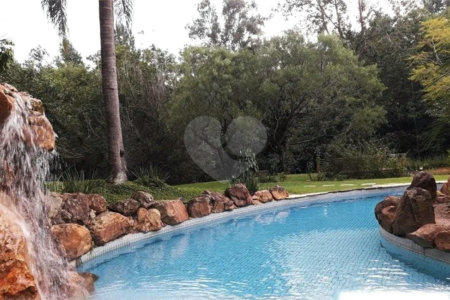 Casa à venda com 4 quartos, sendo 3 suítes, no condomínio Parque dos Manacas, Jundiaí - SP