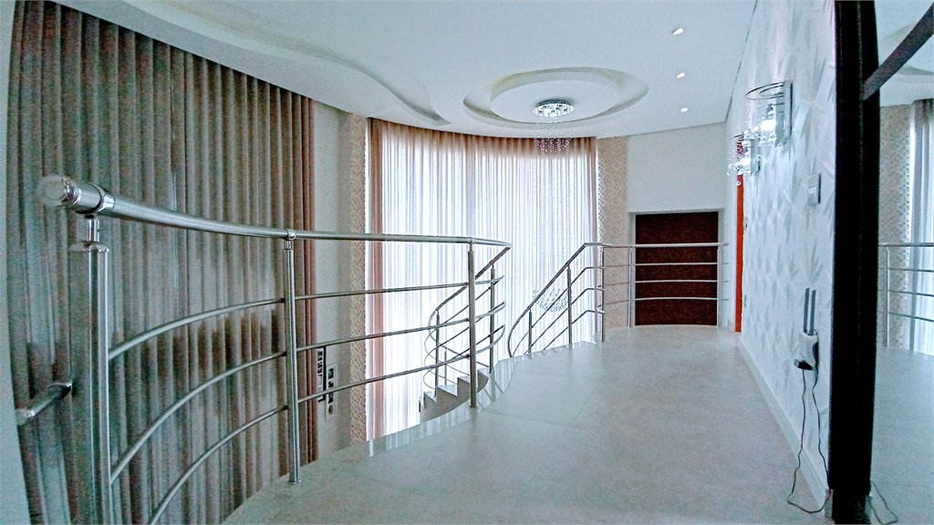 Casa à venda com 3 suítes no condomínio Vila do Sol, Valinhos - SP