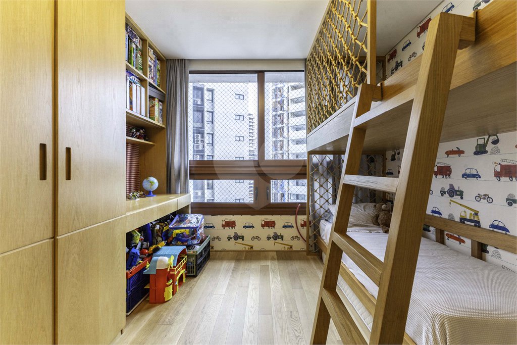Apartamento à venda com 3 suítes em Jardim das Bandeiras, São Paulo, SP