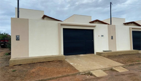 Casa à venda com 2 quartos, sendo 1 suíte,  em Residencial Mont'serrat, Balsas, MA
