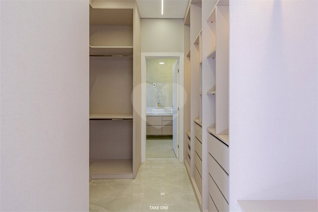 Casa à venda com 3 quartos, sendo 1 suíte, no condomínio Residencial London Park, Indaiatuba - SP