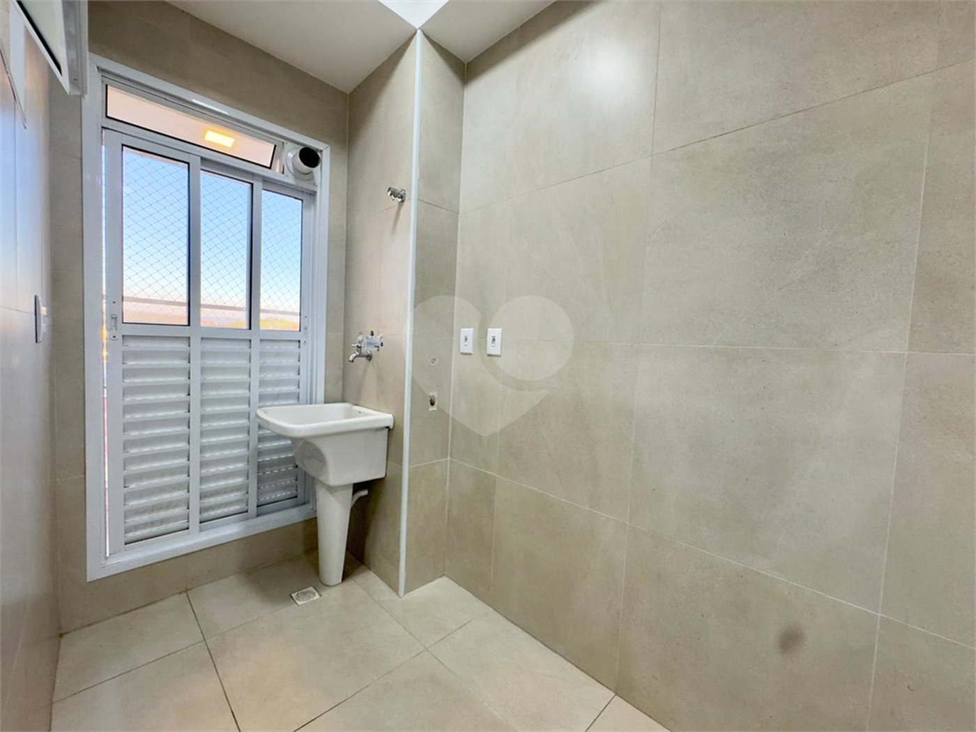 Apartamento para alugar com 2 quartos, sendo 1 suíte, em Vila Hortência, Sorocaba, SP