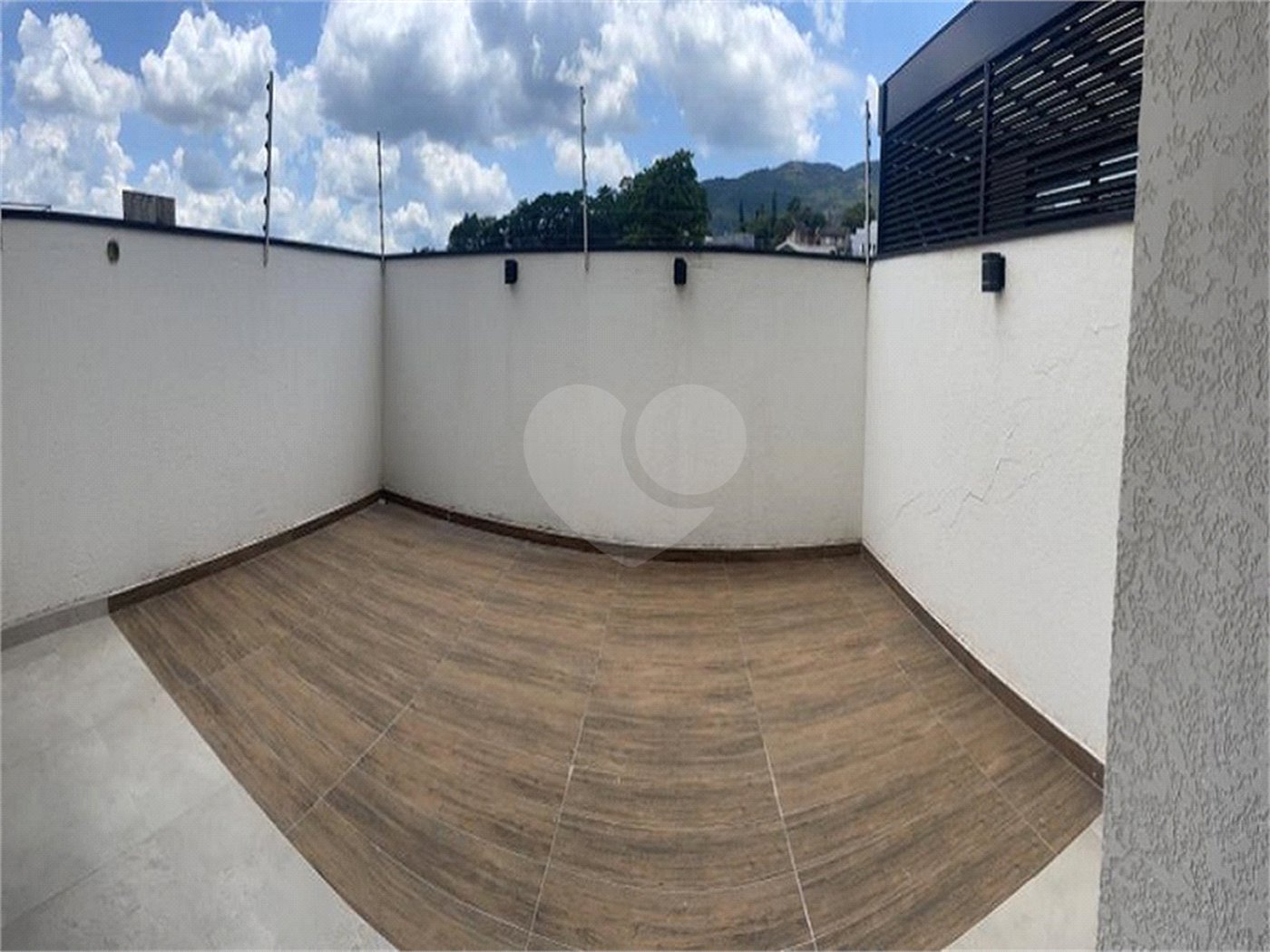 Sobrado à venda com 3 suítes em Jardim Maristela, Atibaia, SP