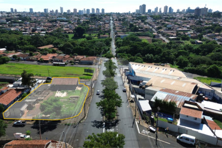 Terreno à venda em Parque Laranjeiras, Araraquara, SP