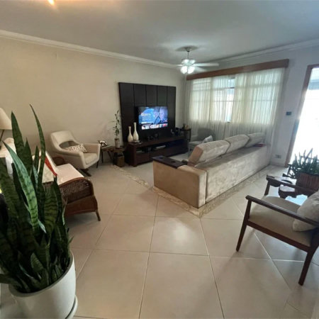 Casa à venda com 3 quartos, sendo 1 suíte,  em Jardim Casablanca, São Paulo, SP