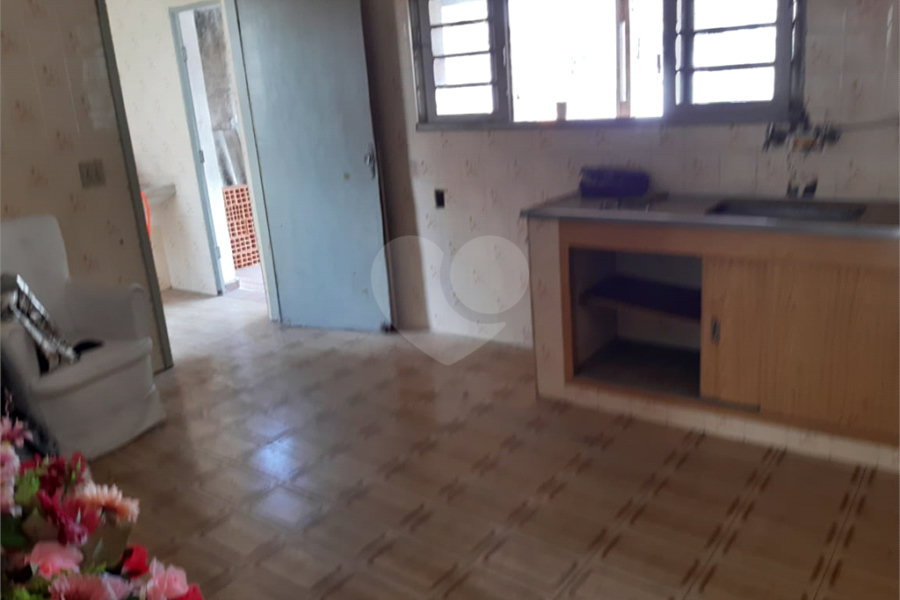 Casa à venda com 3 quartos, sendo 1 suíte, no condomínio Sem Nome, São Paulo - SP