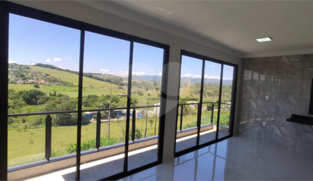 Casa à venda com 3 quartos, sendo 1 suíte,  no condomínio Reserva do Vale, Caçapava - SP