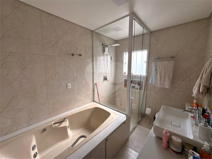 Sobrado à venda com 3 suítes em Vila Milton, Guarulhos, SP
