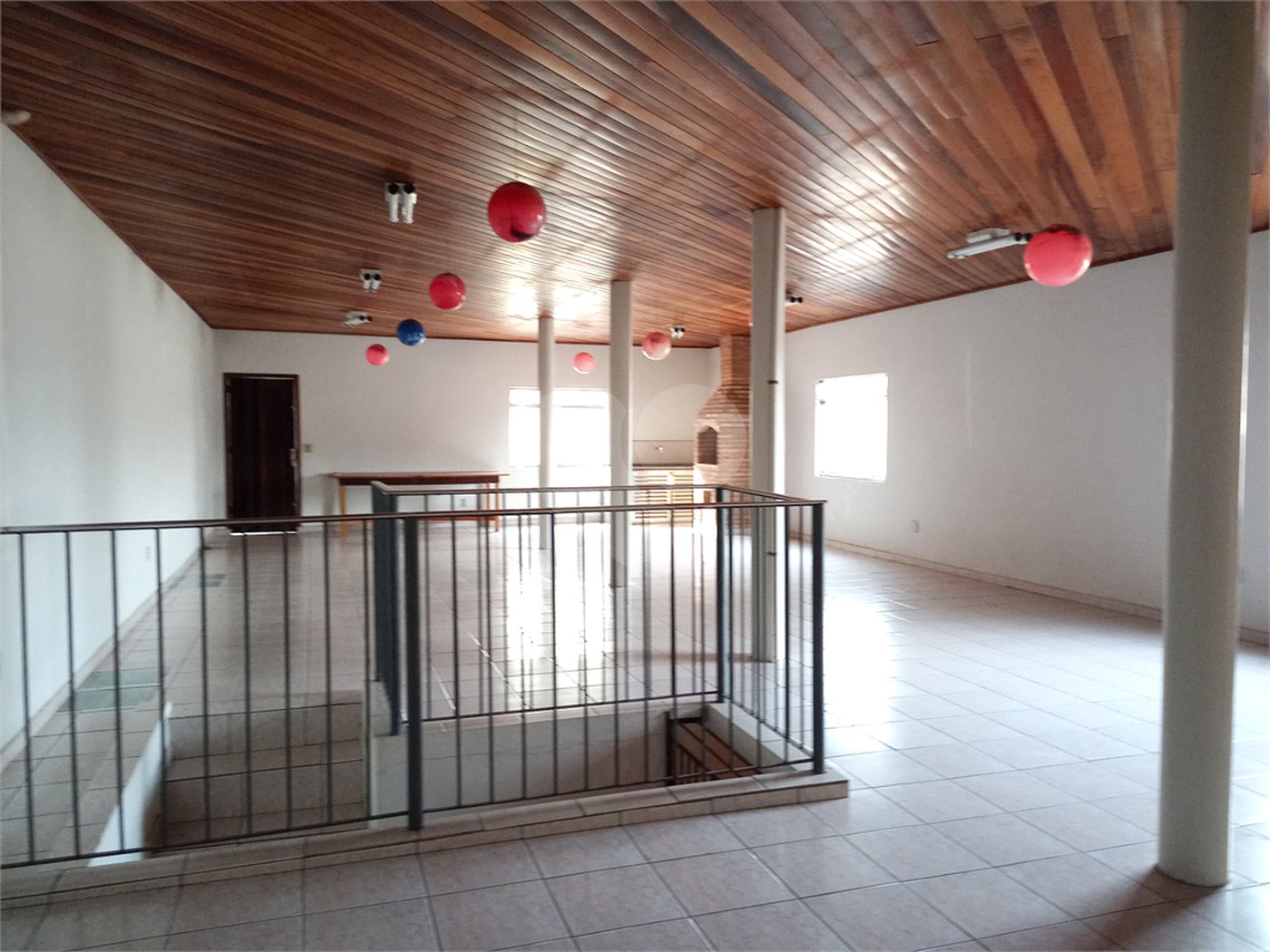 Sobrado à venda com 5 quartos em Horto, São Paulo, SP