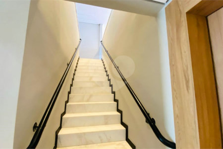 Casa à venda com 3 suítes no condomínio Euroville II, Bragança Paulista - SP