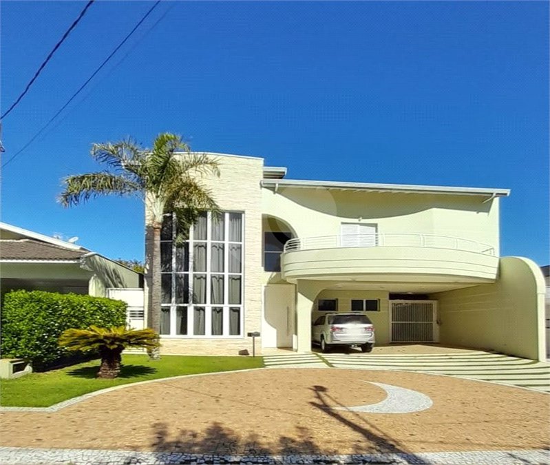 Casa à venda com 4 quartos, sendo 3 suítes, no condomínio Residencial Terras de Vinhedo, Vinhedo - SP