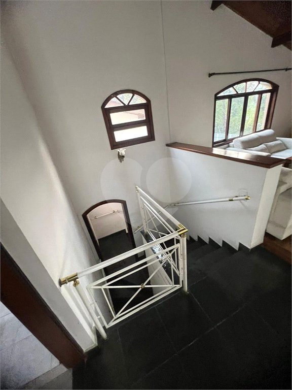 Sobrado à venda ou para alugar com 3 quartos, sendo 2 suítes,  em Arujázinho Iv, Arujá, SP