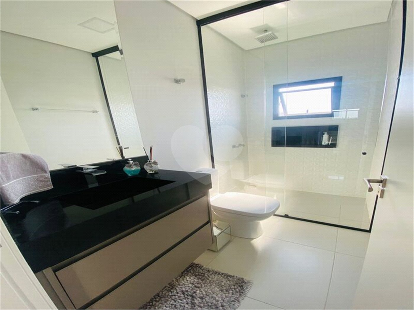 Casa à venda com 3 quartos, sendo 1 suíte,  no condomínio Mantova, Indaiatuba - SP