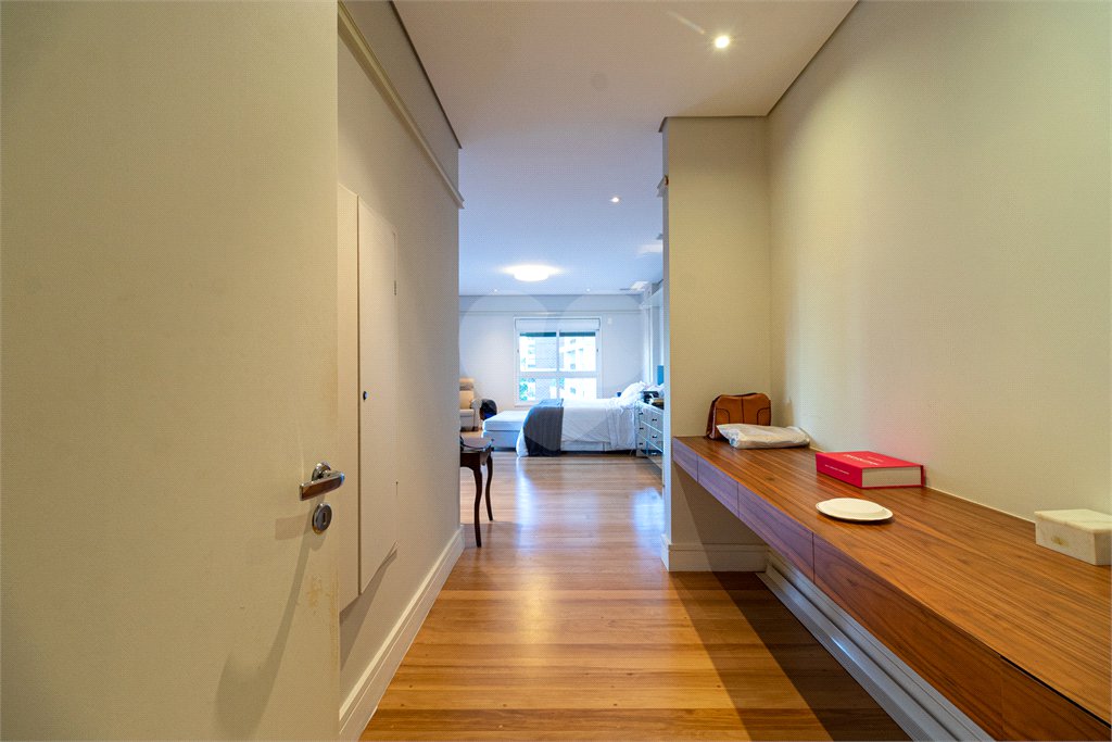 Apartamento à venda com 5 suítes em Moema, São Paulo, SP