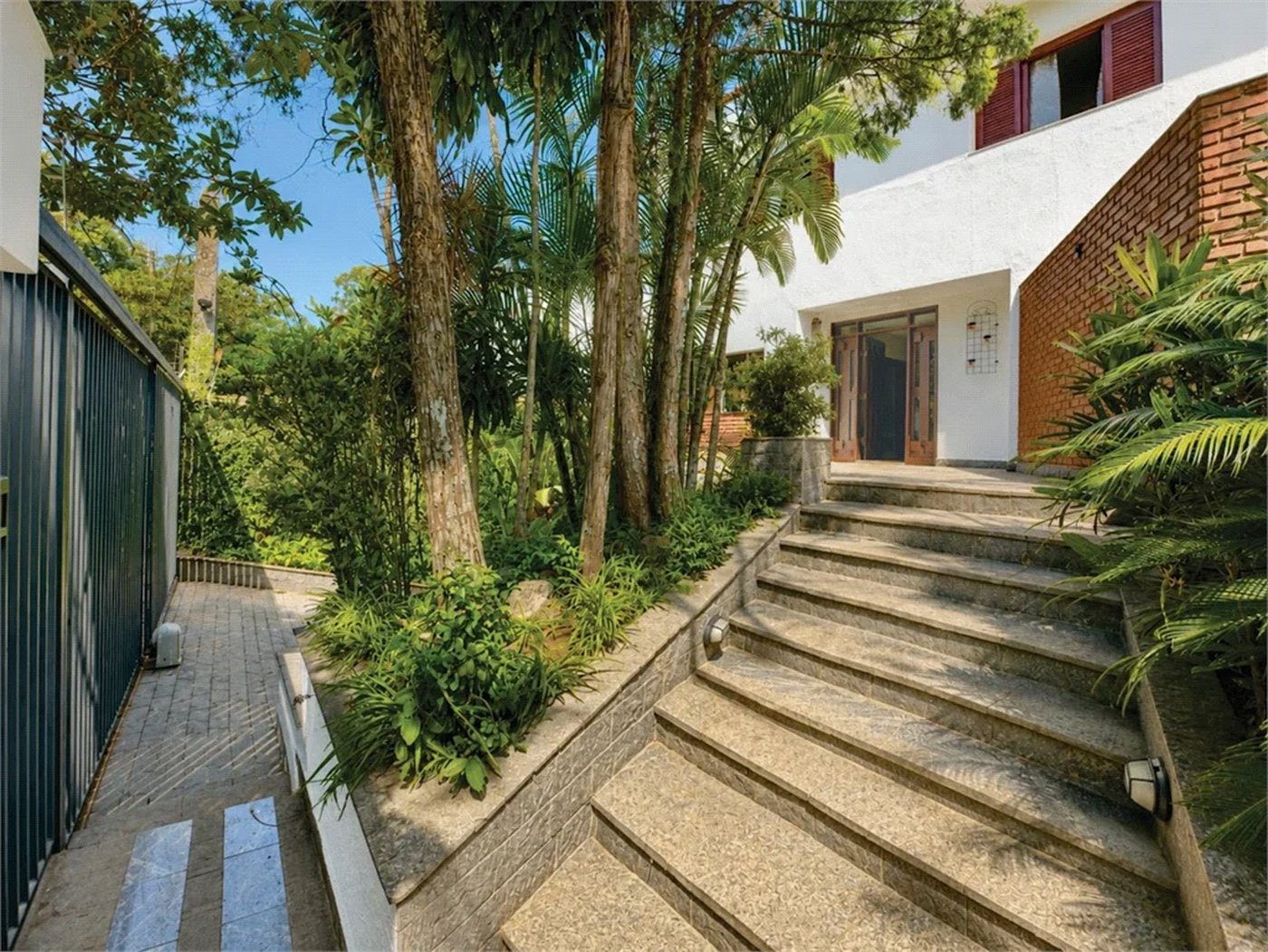 Casa à venda com 5 quartos, sendo 4 suítes, em Parque dos Príncipes, São Paulo, SP