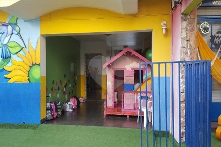 Sobrado à venda com 4 quartos, sendo 1 suíte, em Vila Monumento, São Paulo, SP