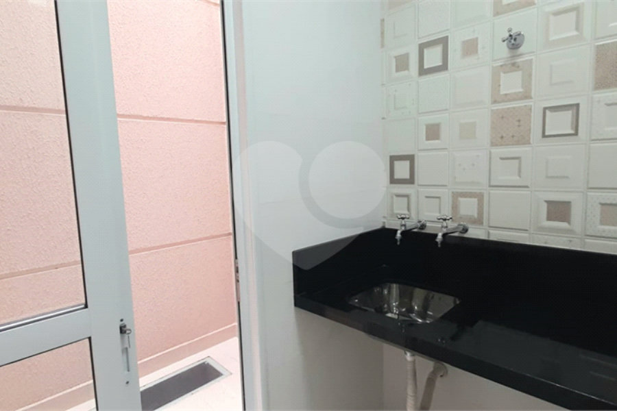 Casa à venda com 3 quartos, sendo 1 suíte, no condomínio Residencial Gran Veiga, São Paulo - SP