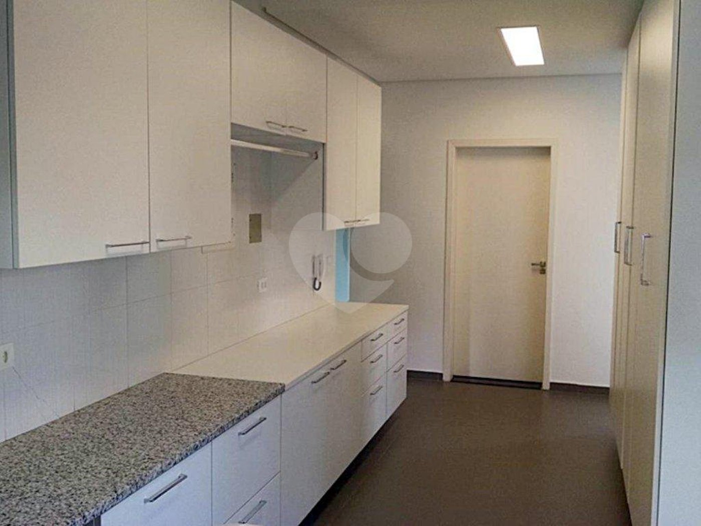 Casa à venda com 6 quartos, sendo 3 suítes, no condomínio Travessa Manuel Antônio Ferreira,85, São Paulo - SP