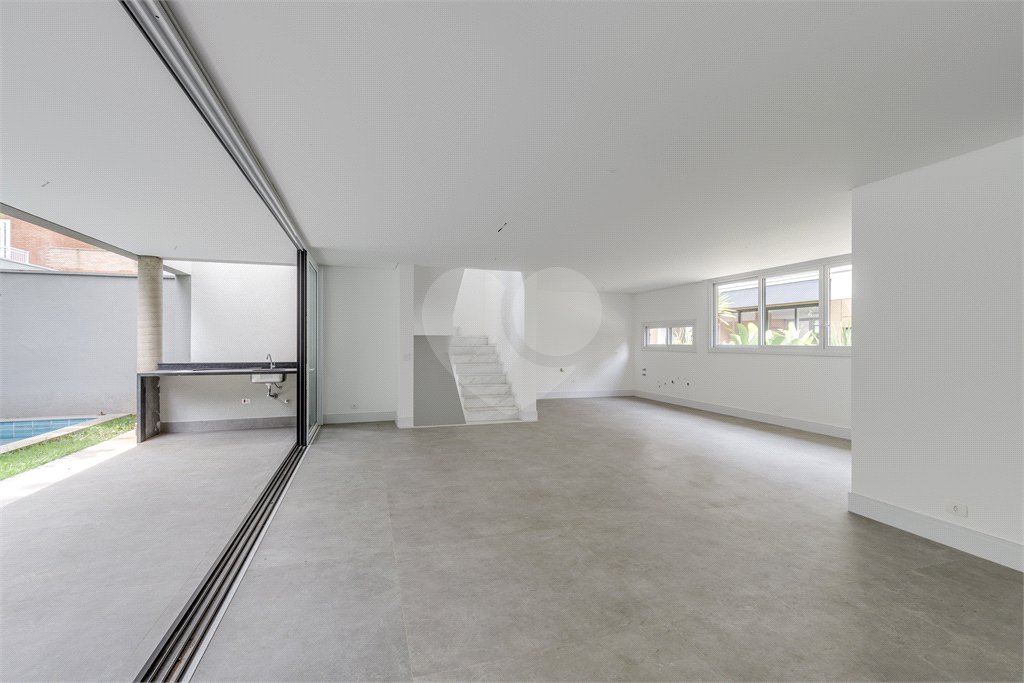 Casa à venda com 4 suítes no condomínio Venezia, São Paulo - SP
