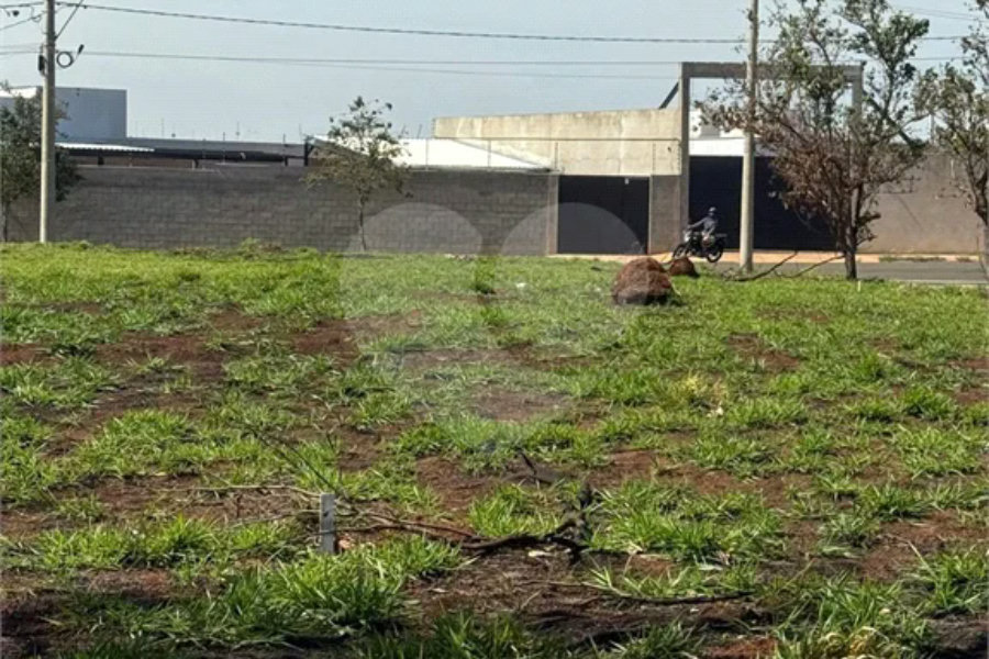 Terreno com 275 m2 , á venda no Terras Di Treviso
