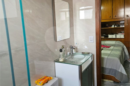 Casa à venda com 3 quartos, sendo 1 suíte, no condomínio Jconde de Irajá, São Paulo - SP