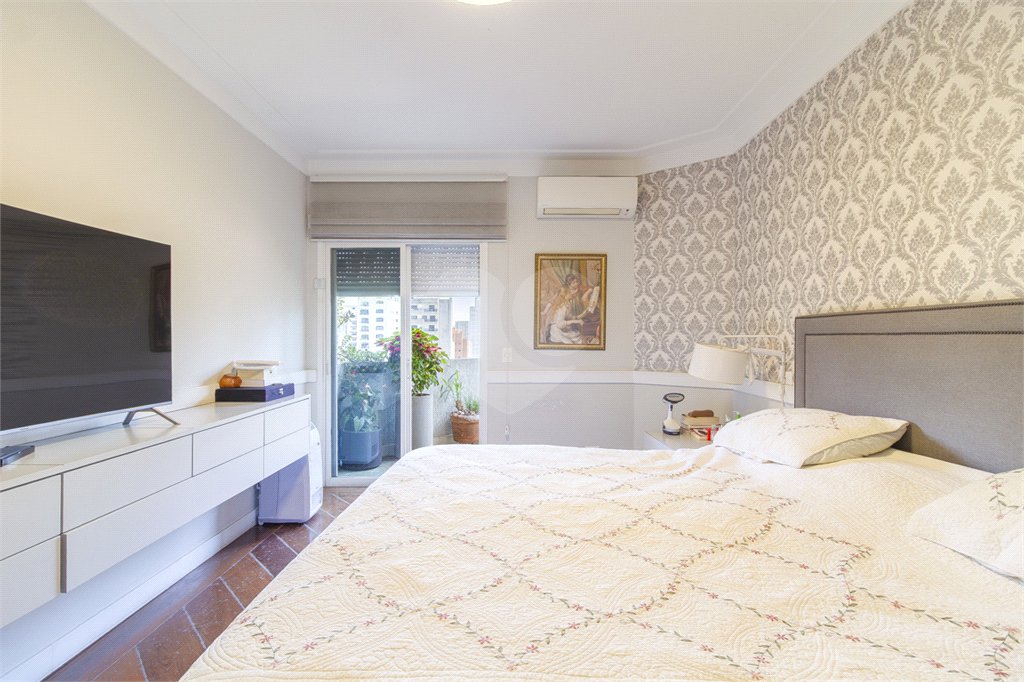Apartamento à venda com 4 quartos, sendo 2 suítes, em Indianópolis, São Paulo, SP