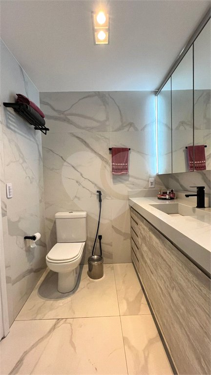 Apartamento de 176 m2 com 4 dormitórios sendo 3 suítes com 3 vagsa Condomínio Dolce Vita Avenida Lacerda Franco ,Cambuci -São Paulo