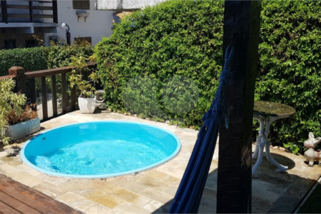 Casa em condomínio à venda com 3 quartos, sendo 2 suítes,  em Alto de Búzios, Armação dos Búzios, RJ
