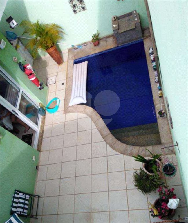 Sobrado à venda com 3 quartos, sendo 1 suíte, em Tremembé, São Paulo, SP