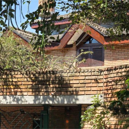 Casa à venda com 4 quartos, sendo 2 suítes, em Cidade São Francisco, São Paulo, SP