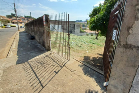 Terreno de 700 m² no Bairro do Alvinópolis em Atibaia