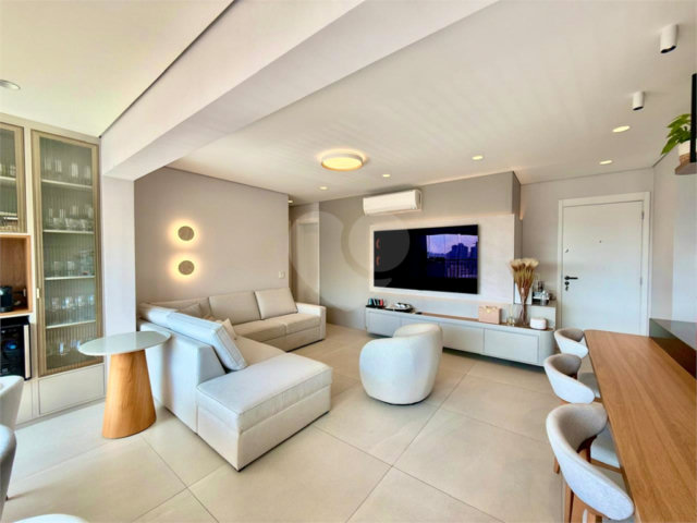 Apartamento à venda com 2 quartos, sendo 1 suíte,  em Jardim Prudência, São Paulo, SP