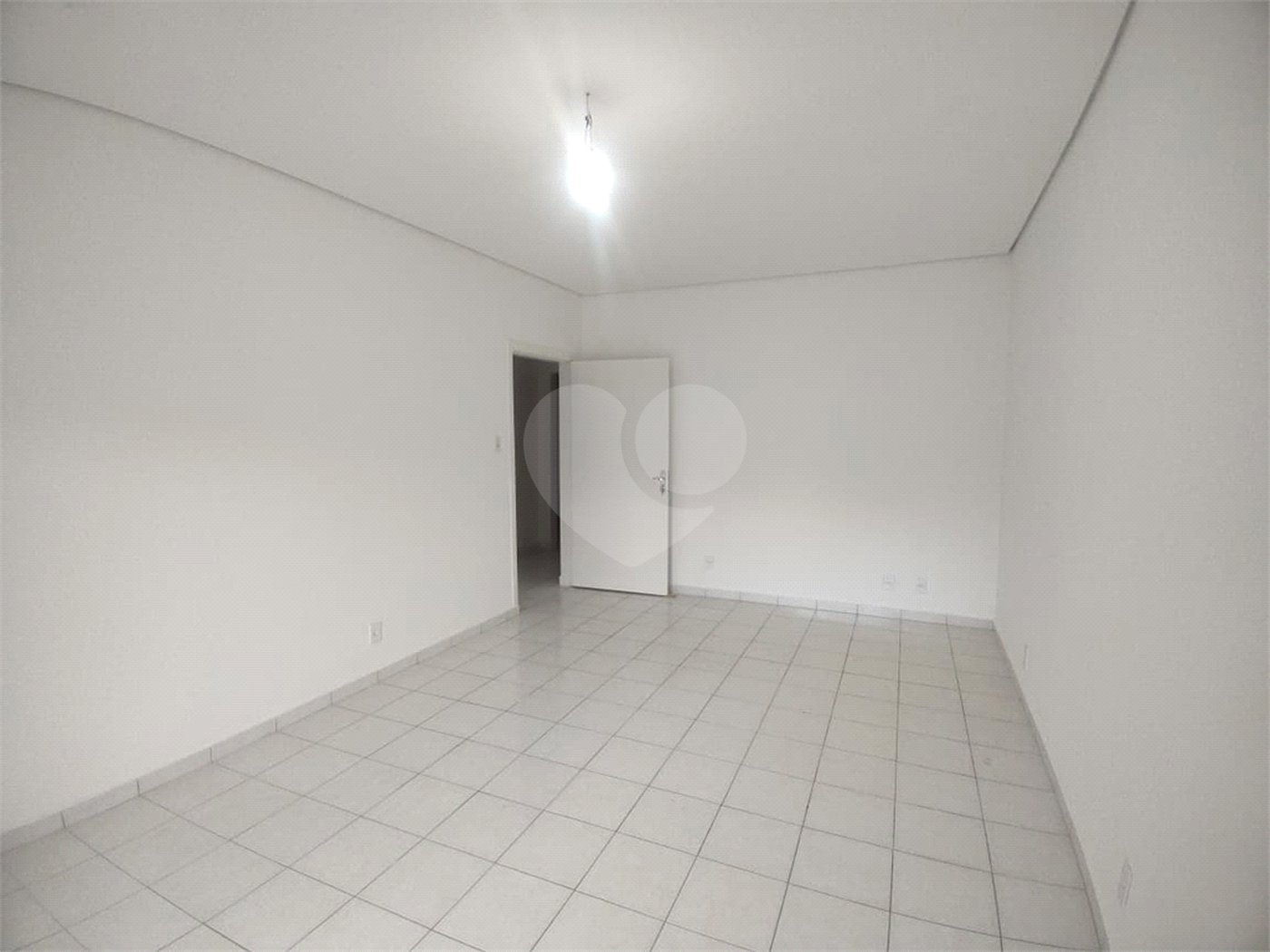 Sobrado à venda com 3 quartos, sendo 1 suíte,  em Tremembé, São Paulo, SP