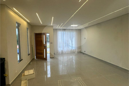 Terreno para alugar com 3 suítes no condomínio Residencial Veneza, Mogi das Cruzes - SP