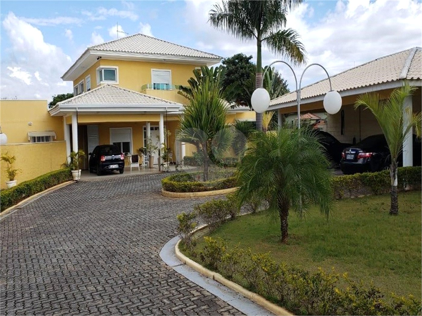 Casa à venda com 4 suítes no condomínio Aldeia da Serrinha, Sorocaba - SP