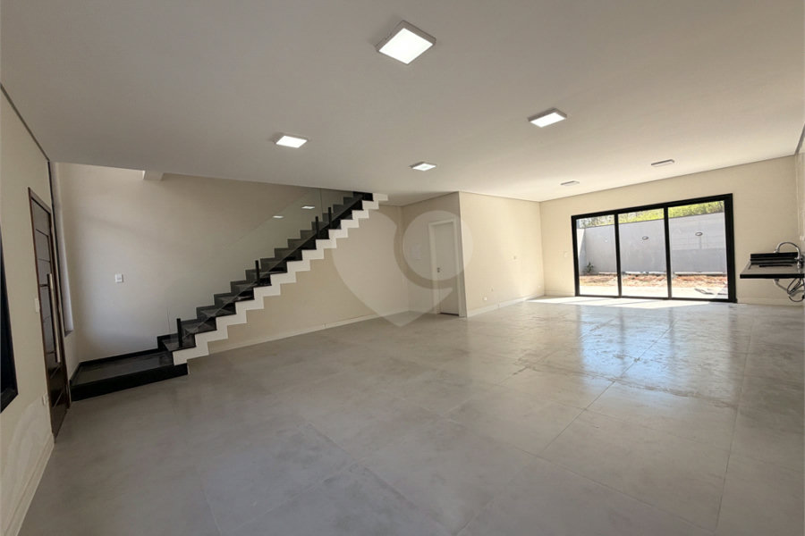 Sobrado à venda com 3 quartos, sendo 1 suíte, em Laranjeiras, Caieiras, SP