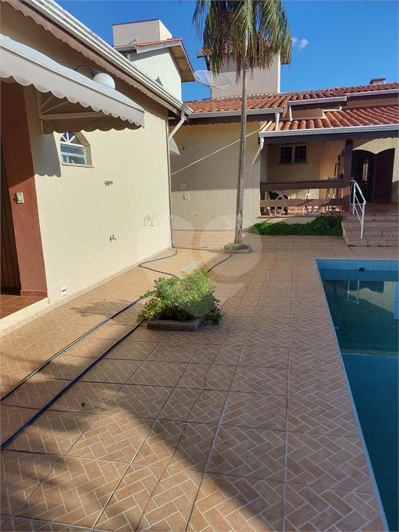 Casa Térrea à venda com 4 quartos, sendo 2 suítes,  em Vila Esperia ou Giglio, Atibaia, SP
