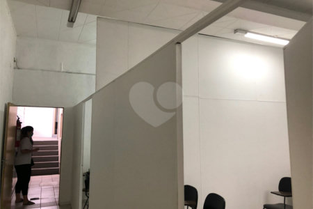 Casa à venda com 6 quartos, sendo 2 suítes, em Vila Monumento, São Paulo, SP