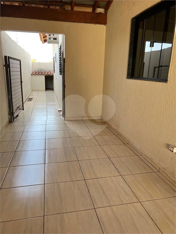 Casa à venda com 3 quartos, sendo 1 suíte, em Ipê, Três Lagoas, MS